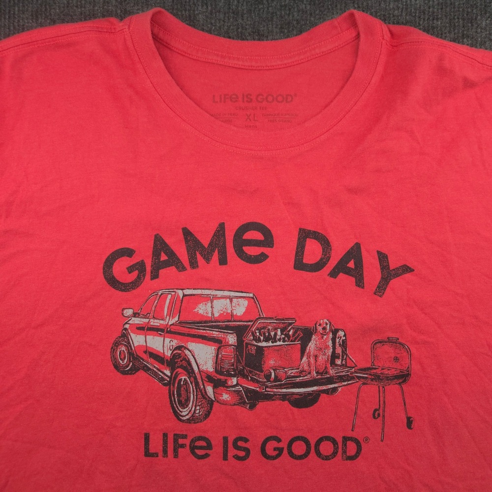 Life is Good T-Shirt Mens XL Red Game Day Truck Dog Graphic Tee